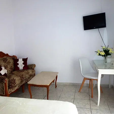 Summer Holidays Otel